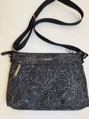 Baggallini Securtex Anti-theft Memento Crossbody Bag Black GrayNylon RFID